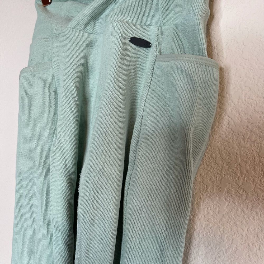 Gymshark mint green cropped ribbed leggings - Picture 6 of 6